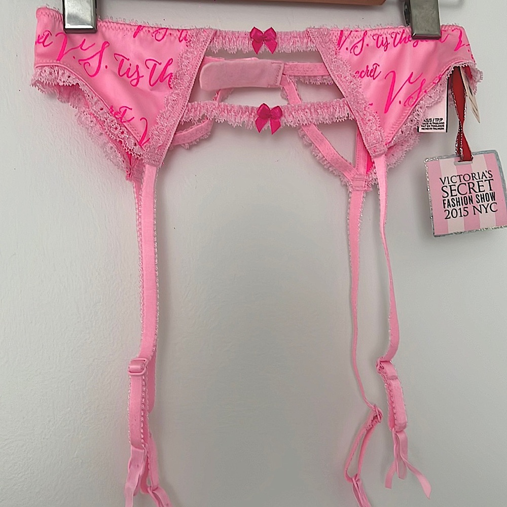Collectible Victoria’s Secret fashion show 2015 New York Garter belt